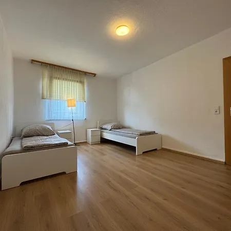 شقة City-apartment Monteur- & *